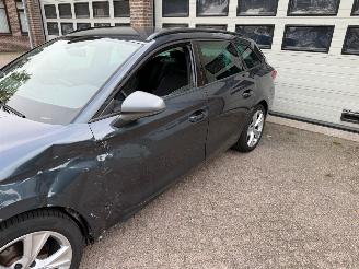 Seat Leon 1.0 eTSI FR Intense Automaat Navi Clima NAP ! picture 17