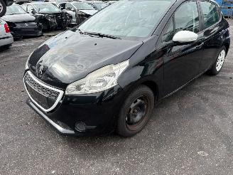 krockskadad bil auto Peugeot 208 2014/1