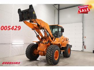   DL250 Wiellader Airco BY 2011 picture 2