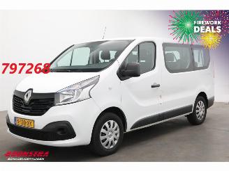 Schade bestelwagen Renault Trafic Passenger 1.6 DCI 9-Pers. Airco 2018/1