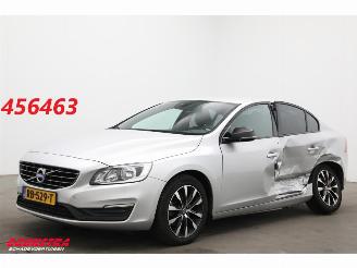 krockskadad bil auto Volvo S-60 1.5 T2 Aut. Kinetic Leder Clima Cruise PDC 107.824 km! 2018/1