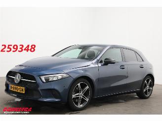 skadebil auto Mercedes A-klasse 180 LED Navi Clima Cruise Camera SHZ 32.862 km! 2021/11