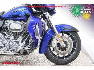 Harley-Davidson  FLHTCUSE CVO Electra Glide Ultra Classic 110 5HD! Cruise Radio SHZ picture 9