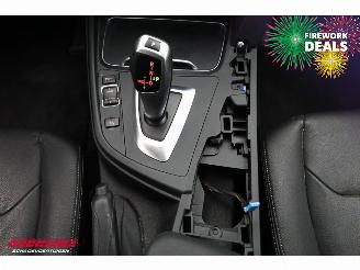 BMW 3-serie Touring 330i Luxury Edition LED Leder Clima Cruise SHZ picture 15