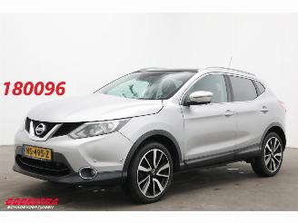 Schadeauto Nissan Qashqai 1.2 Tekna Pano Leder 360° Navi Cruise SHZ 2015/12