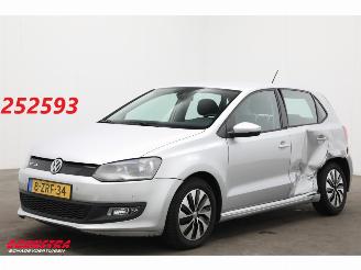 Vaurioauto  passenger cars Volkswagen Polo 1.4 TDI BlueMotion Navi Clima Cruise PDC 103.600 km! 2015/3