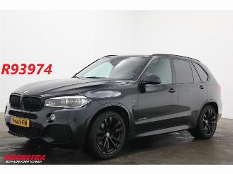 krockskadad bil auto BMW Cee d XDrive30d VAN M-Sport LED Memory H/K AHK SHZ 2017/3