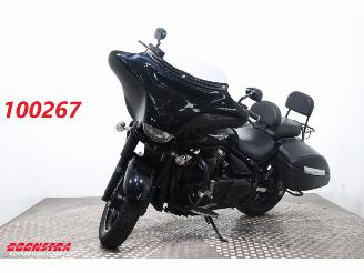 krockskadad bil motor Suzuki  C 1500 BT Intruder ABS Apple/Android Radio 32.752 km! 2014/6