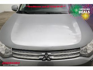 Mitsubishi Outlander 2.0 PHEV Instyle Schuifdak Leder Navi Clima Cruise Camera SHZ AHK picture 5