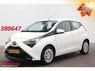 skadebil auto Toyota Aygo 1.0 VVT-i x-play Automaat Airco Camera Bluetooth 18.414 km!! 2018/9