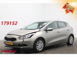 damaged passenger cars Kia Cee d 1.6 GDI BusinessLine Navi Clima Cruise Camera PDC 115.022 km! 2015/5