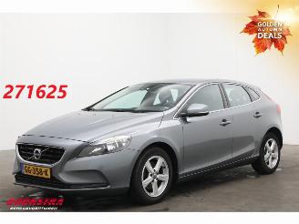 škoda osobní automobily Volvo V-40 2.0 D2 Momentum Navi Clima Cruise PDC AHK 2015/6