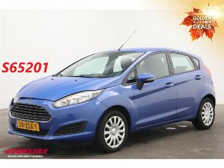 Vaurioauto  passenger cars Ford Fiesta 1.0 Trend 5-DRS Airco AHK 2013/1