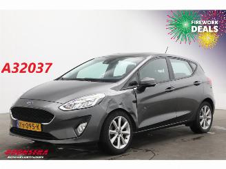 Voiture accidenté Ford Fiesta 1.1 Trend 5-DRS Navi Airco Cruise PDC 2019/2