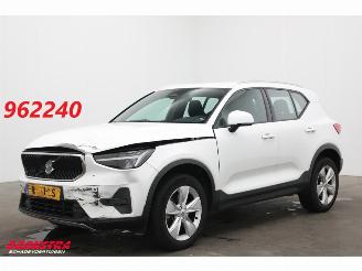 skadebil auto Volvo XC40 2.0 B3 Core Navi Clima Carplay Sportzetels 2022/10