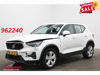 krockskadad bil auto Volvo XC40 2.0 B3 Core Navi Clima Carplay Sportzetels 2022/10