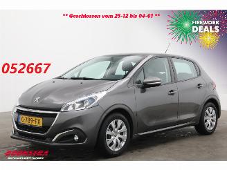 Unfallwagen Peugeot 208 1.2 PureT. Signature Navi Camera Carplay Airco Cruise 2019/7