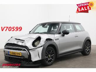 Unfallwagen Mini Cooper SE Camden Edition 33 kWh LED Navi Clima Cruise SHZ PDC 2024/2