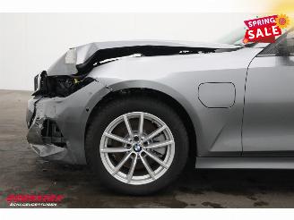 BMW 3-serie 330e Schuifdak 360° LED Cruise SHZ 4.216 km! picture 11