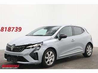 Vaurioauto  passenger cars Renault Clio 1.0 TCe 90 Techno LED Clima Cruise PDC AHK 2023/11