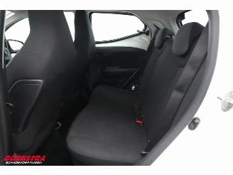 Toyota Aygo 1.0 VVT-i x-fun Airco Bluetooth Cruise 80.608 km! picture 17