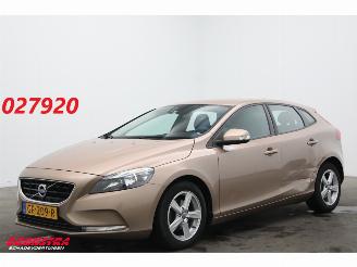skadebil auto Volvo V-40 1.6 D2 Kinetic Navi Clima Cruise AHK 2012/12