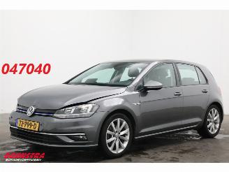 krockskadad bil auto Volkswagen Golf 1.5 TSI Highline ACC Virtual Navi Clima PDC 2018/11