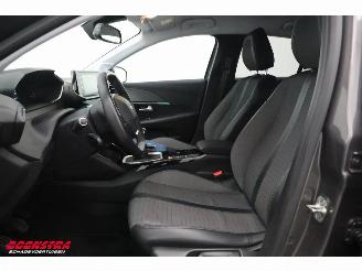Peugeot 208 1.2 PureTech Allure Navi Clima Cruise PDC picture 14