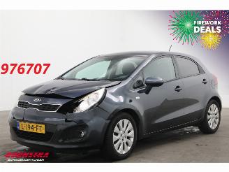 skadebil auto Kia Rio 1.2 CVVT ComfortLine Clima Cruise SHZ LRHZ PDC 132.607 km! 2014/10