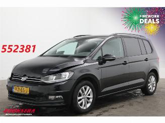 krockskadad bil bedrijf Volkswagen Touran 1.6 TDI VAN Navi Clima Cruise SHZ PDC AHK 143.757 km! 2017/10