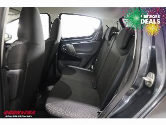 Toyota Aygo 1.0-12V Comfort Navigator 5-DRS LMV 171.145 km! picture 12