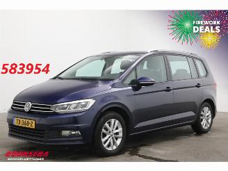 Käytettyjen passenger cars Volkswagen Touran 1.6 TDI DSG Business R LED ACC ErgoComf. Navi SHZ Camera AHK 2016/5