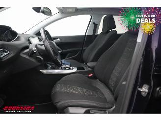 Peugeot 308 1.2 PureTech Aut. Allure Pano LED Navi Clima Cruise PDC picture 11