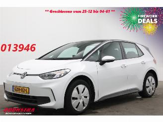 Unfallwagen Volkswagen ID.3 Pure Oranje Edition 52 kWh LED ACC Apple/Android LRHZ SHZ 2025/1