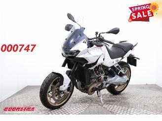 damaged motor cycles Moto Guzzi  V100 Mandello LED Cruise BY 2023 2023/7