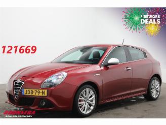 Schadeauto Alfa Romeo Giulietta 1.4 T Aut. 170 PK Progression Leder Clima Cruise SHZ PDC 2011/10