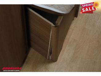 Kabe  Ametist 560 GLE Solar Mover Single Beds picture 12