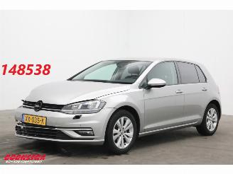 krockskadad bil auto Volkswagen Golf 1.0 TSI DSG Comfortline ACC Clima SHZ PDC 2019/4