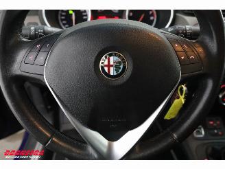 Alfa Romeo Giulietta 1.4 T 170 PK Aut. Distinctive Lusso Navi Clima Cruise PDC AHK picture 16