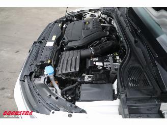 Volkswagen Golf 1.5 eTSI DSG R-Line Pano Matrix ACC LRHZ Camera SHZ picture 11