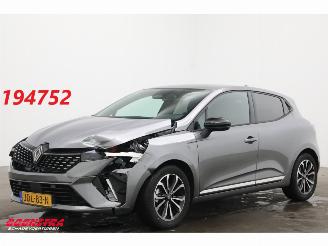 damaged passenger cars Renault Clio 1.6 E-Tech Full Hybrid 145 techno LED Navi Clima Cruise Camera 3.962 km! 2025/9