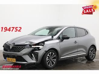 krockskadad bil auto Renault Clio 1.6 E-Tech Full Hybrid 145 techno LED Navi Clima Cruise Camera 3.962 km! 2025/9