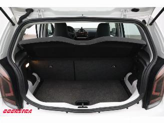 Volkswagen Up! 1.0 5-DRS Airco Bluetooth 44.922 km! picture 24