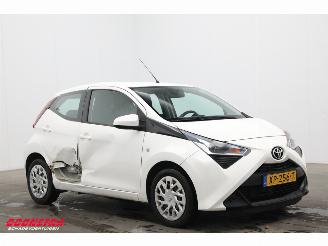 Toyota Aygo 1.0 VVT-i x-play Radio Bluetooth Airco Cruise Camera picture 2