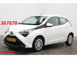 skadebil auto Toyota Aygo 1.0 VVT-i x-play Radio Bluetooth Airco Cruise Camera 2019/2