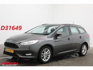 Auto incidentate Ford Focus 1.0 Trend Navi Airco Cruise PDC AHK 2017/12