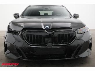 BMW 5-serie Touring 550e M-Sport xDrive Carbon HUD H/K ACC Memory 360° picture 11