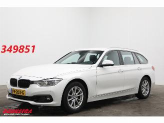 Unfallwagen BMW 3-serie Touring 318i Aut. Leder Navi SHZ PDC AHK 133.401 km! 2017/10