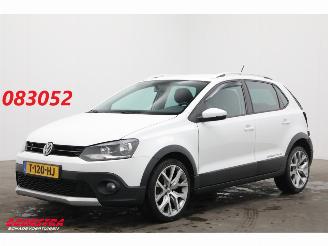uszkodzony samochody osobowe Volkswagen Polo 1.0 Cross Bluetooth Airco 2016/8