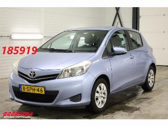 Voiture accidenté Toyota Yaris 1.3 VVT-i Aspiration Bluetooth Airco Cruise Camera AHK 69.230 km! 2013/11